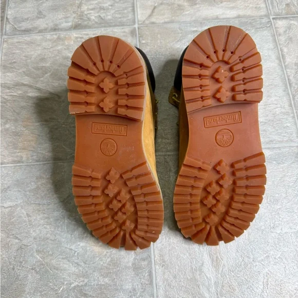 Timberland 6 Inch Premium Boot Wheat GS Shoe Size 4Y Tan 12909 Preowned